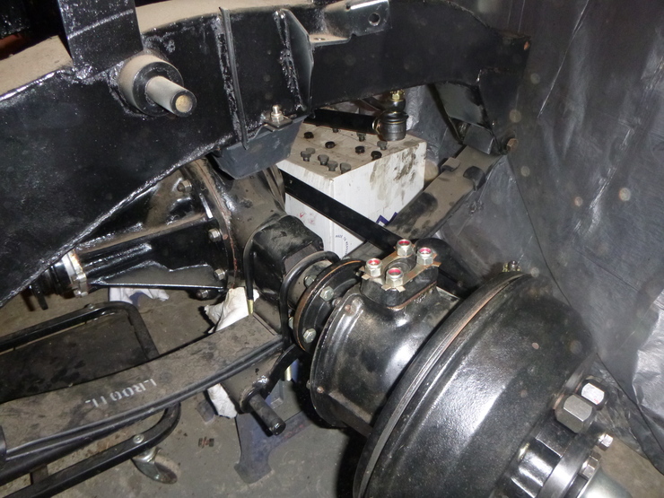 Driver's side view of front axle