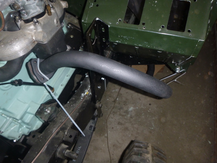 Exhaust front pipe on manifold