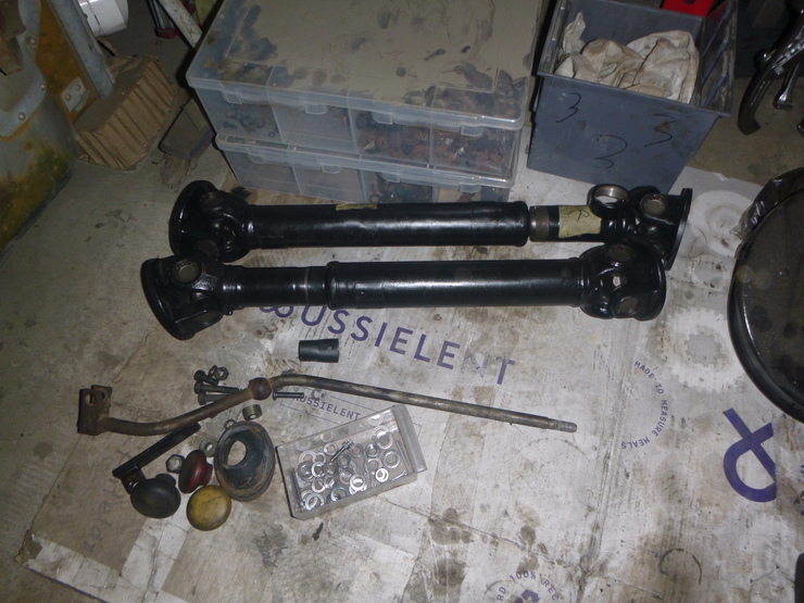 Assembled propshafts lying on ground