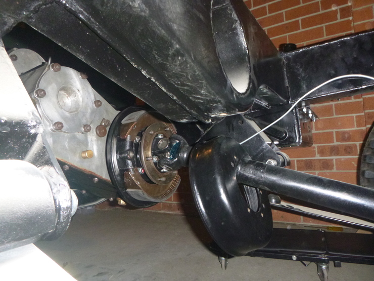 Handbrake internals, with drum resting on rear propshaft