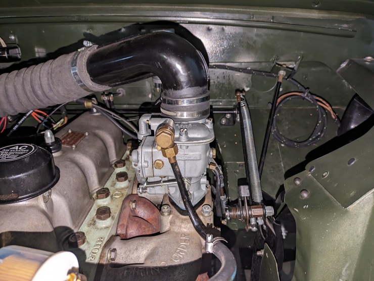 Carburettor in situ on inlet manifold